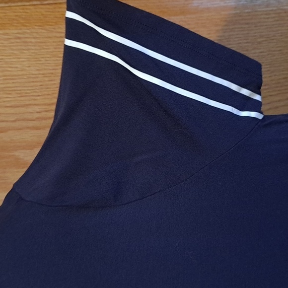 Hollister Tee Shirt - Picture 3 of 4